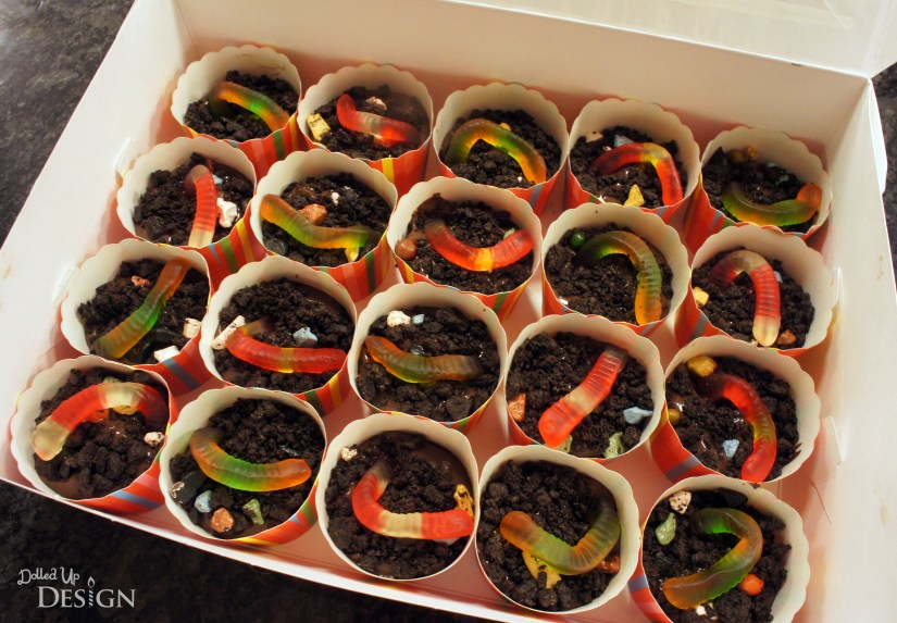 Individual Worms N Dirt in paper cups for school treat