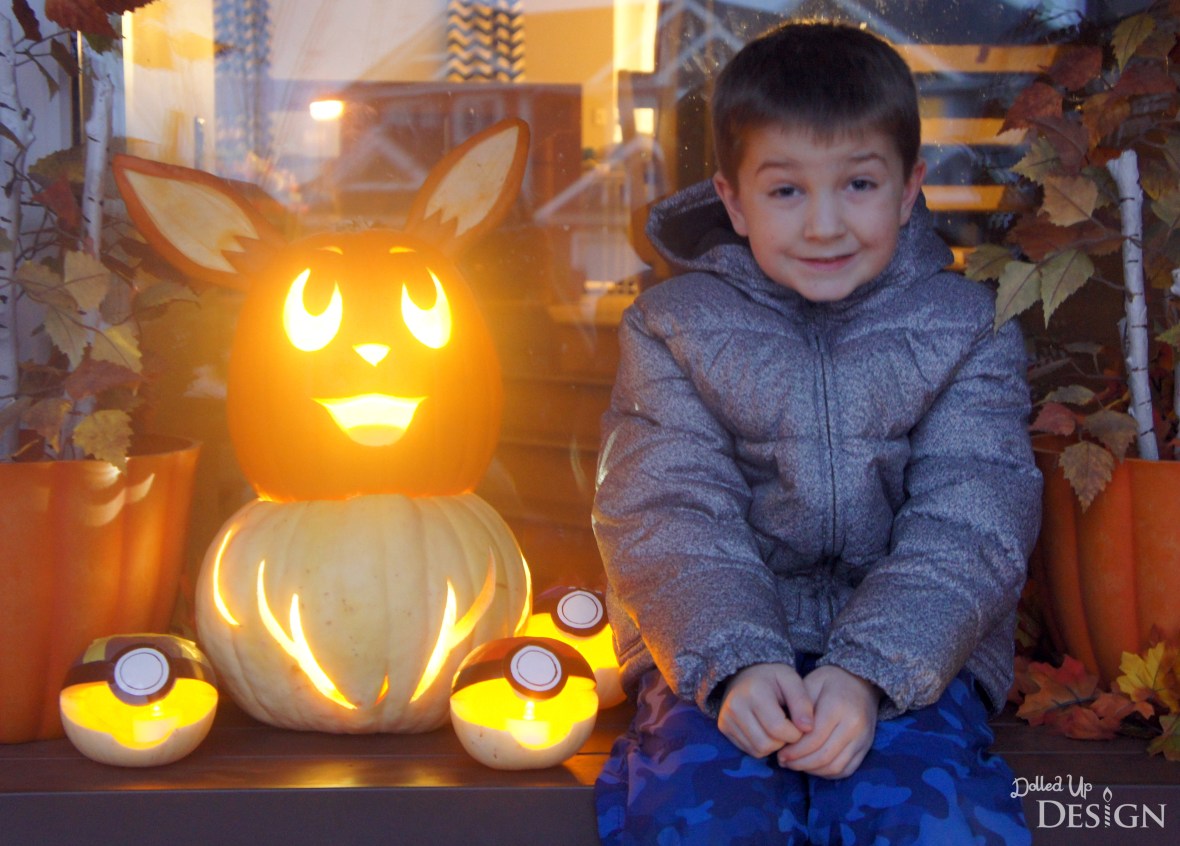 Pokemon Halloween Pumpkins_Eevee and Pokeballs
