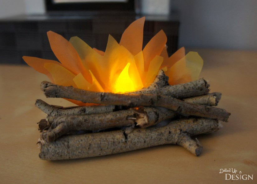 DIY 18" Doll Christmas Holiday Scene - DIY Flickering Fireplace logs